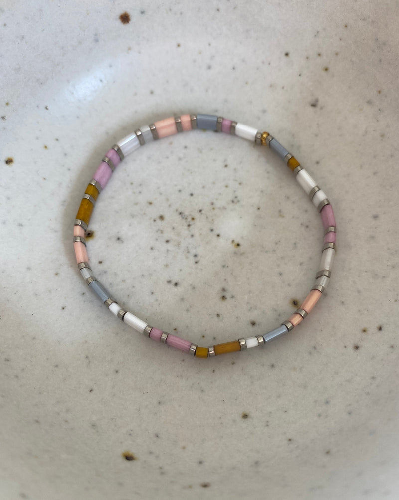 Glass bead bracelet- pastel pink/grey