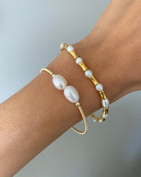 Zelia bangle- double pearl