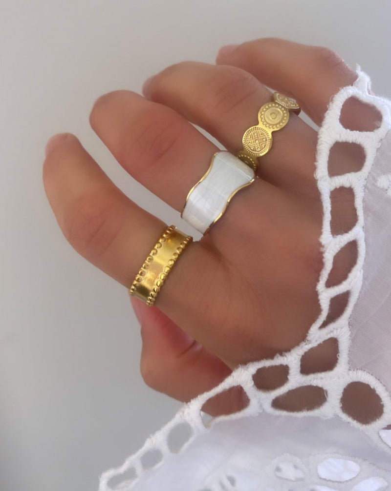 Luna ring