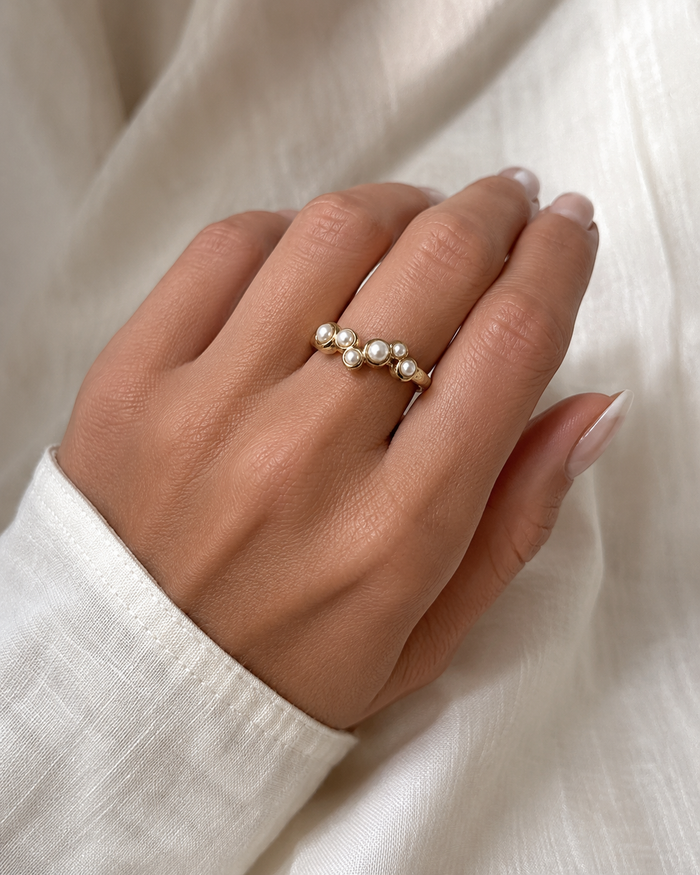 Eva Ring