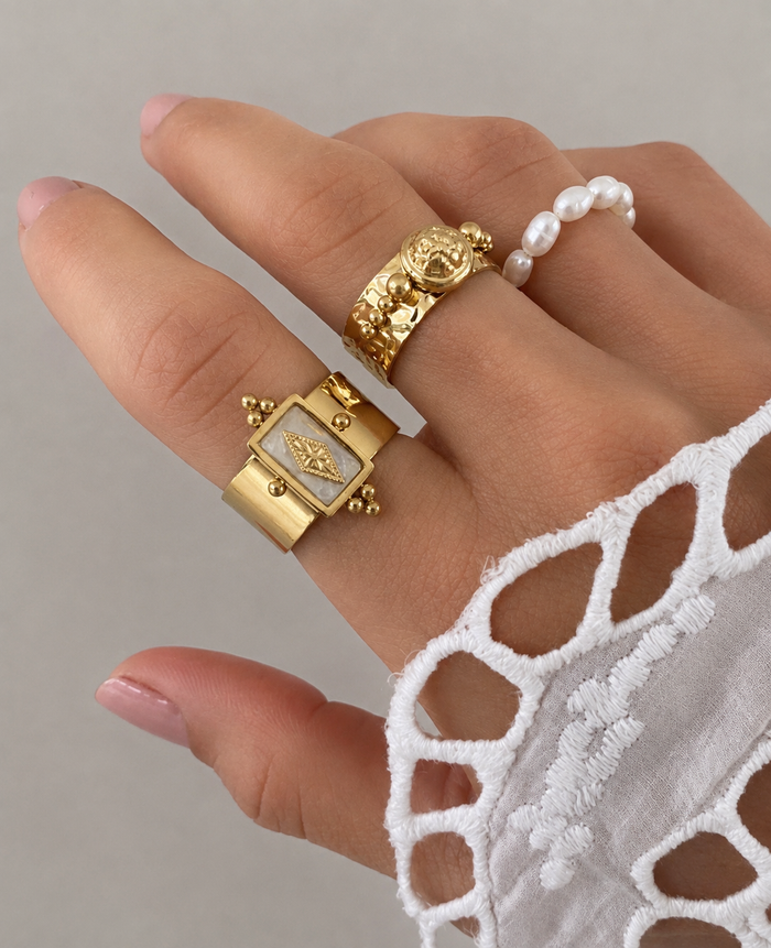 Lia Ring