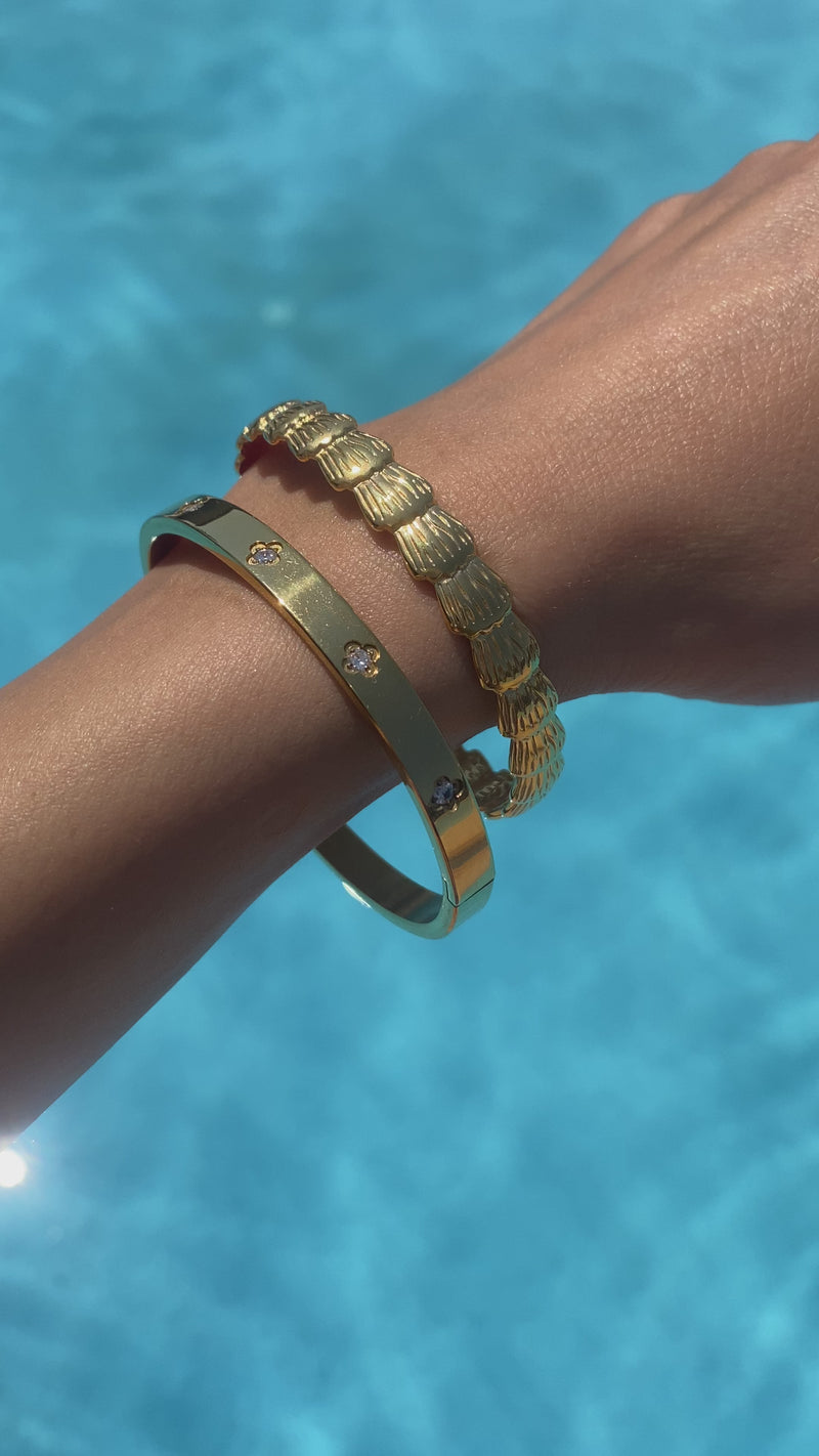 Seashell bangle